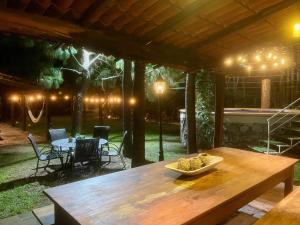 Taman di luar Cabaña Magnolias con albercajacuzzi