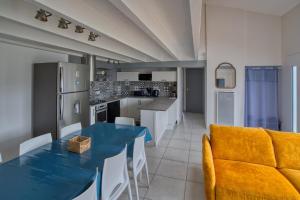 Η κουζίνα ή μικρή κουζίνα στο Cosy Les mathes +25 φωτογραφίες