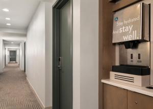 Kuchyň nebo kuchyňský kout v ubytování EVEN Hotel Brooklyn by IHG