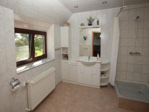 Ein Badezimmer in der Unterkunft Snug Apartment in Kröpelin Germany