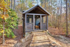 a small shed in the middle of the woods at Moonlight at Mentone with Free Internet in Mentone