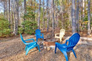 a group of four chairs around a fire pit at Moonlight at Mentone with Free Internet in Mentone