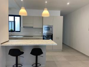 Swieqi Malaika New Apt 4的厨房或小厨房