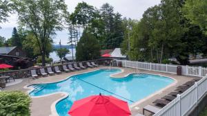Bazén v ubytování Depe Dene Lakeside Resort nebo v jeho okolí