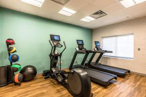 Fitness centrum a/nebo fitness zařízení v ubytování Sonesta Select Dallas Richardson