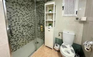 Phòng tắm tại El Molino 9 Bonito Apartamento en la Ciudad +22 ảnh