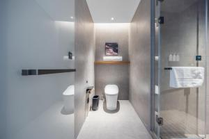 Vannituba majutusasutuses Atour Hotel Wefang High Tech Zone Management Committee East Jiankang Street