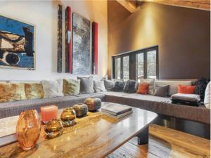 格施塔德Duplex in Gstaad near Ski Lifts & Jacuzzi的相册照片