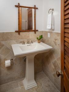 Φωτογραφία από το άλμπουμ του Villa Jamille - Stunningly Designed Villa with Pool, Sauna, & Ocean Views σε Port Antonio