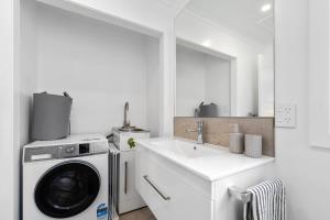 תמונה מהגלריה של Ngarimu Nook - Newly Built Self-contained Unit בתמז