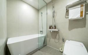 Koupelna v ubytování Incheon Browndot Hotel Nonhyeon Soraepogu