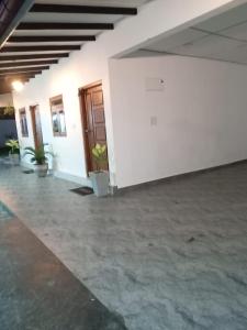 ジャフナにあるLanka Global Propertiesの鉢植えの空間