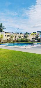 Swimmingpoolen hos eller tæt på Davao Airport Holiday home- ALPA Rentals