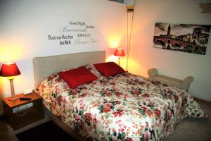 A bed or beds in a room at B&B al 19