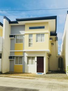 Bygningen som feriehuset ligger i + 13 billeder