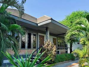 Taman di luar Midtown Sukhothai