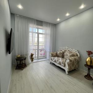 Et opholdsområde på Шахтеров 68 супер жилье + 3 billeder