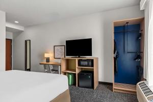 Spark By Hilton Hershey Near The Park的电视和/或娱乐中心