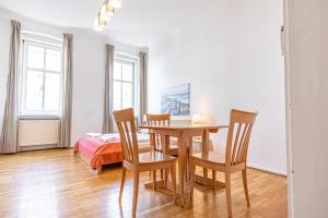 Część wypoczynkowa w obiekcie Simple Apartment near Wiener Stadthalle