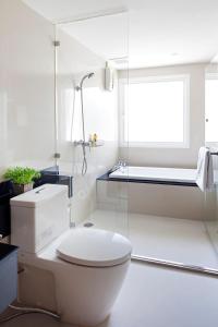 Viva Garden Serviced Residence tesisinde bir banyo