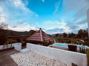 Bazén v ubytování Bukit Catu Bungalows nebo v jeho okolí