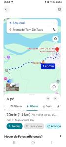 a screenshot of a text message about a car at Suíte afastada do Centro, na mata in Itacaré