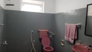 Ένα μπάνιο στο Kingfisher Guesthouse and Hostel