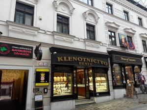 Supermarket alebo iný obchod pri apartmáne alebo v okolí