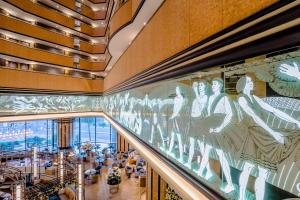 a view of the lobby of the shangri la hotel singapore at Sandton Sun and Towers in Johannesburg