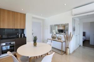 Η κουζίνα ή μικρή κουζίνα στο Pearl - Apartment in a Luxury condominium
