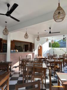 Restaurace v ubytování Casa Tharin Madiha