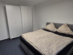 Katil atau katil-katil dalam bilik di Modern apartment for 6 guests +12 gambar