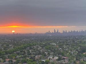 Billede fra billedgalleriet på Box Hill luxury 29th floor apartment with car park i Box Hill + 69 billeder