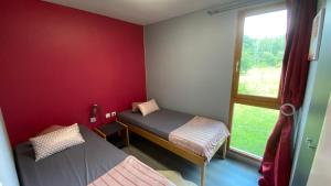Postel nebo postele na pokoji v ubytování Cottage entier 4 ou 6 personnes gîte 19 + 21 fotografií