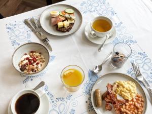 ホテルの敷地内または近くでの食事または食べ物