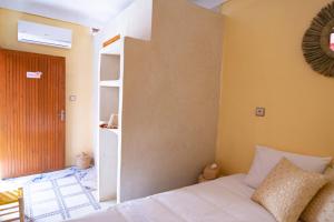 Postel nebo postele na pokoji v ubytování Smile Hostel