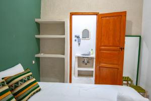 Postel nebo postele na pokoji v ubytování Smile Hostel