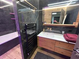 Φωτογραφία από το άλμπουμ του Penthouse with large terrace 5 km from Basel σε Reinach +4 φωτογραφίες