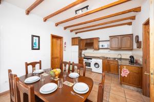 Kuchnia lub aneks kuchenny w obiekcie Villa Sol Y Mar