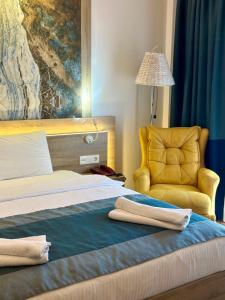 Llit o llits en una habitació de The Kumsal Hotel Oludeniz
