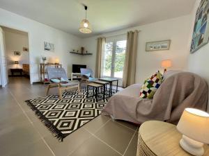 Posezení v ubytování Maison 3 pièces 4 couchages SAINT GEORGES D'OLERON SGO000-121 + 8 fotografií