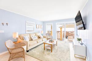 TV a/nebo společenská místnost v ubytování Linger Longer