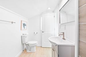 Koupelna v ubytování Linger Longer + 36 fotografií