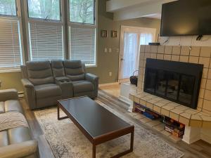 Billede fra billedgalleriet på Beautiful Lake Harmony Townhouse at Big Boulder Lake and Ski Area i Lake Harmony