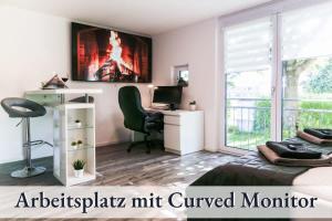 Imagine din galeria proprietății Relax-Apartment Biberach - Relax Massagesessel - Smart-TV 85 Zoll - voll ausgestattete Küche - High-Speed Internet - Arbeitsplatz mit Curved Monitor în Biberach an der Riß
