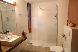 Ένα μπάνιο στο EcoHotel L’Aubier