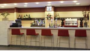 Holiday Inn Express Málaga Airport by IHG的酒水