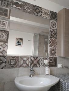 Koupelna v ubytování B&B La Dolce Riva + 21 fotografií