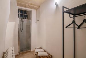 A bathroom at Corte dei Romiti Apartment - Lecce Selection