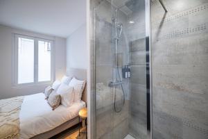 Ένα μπάνιο στο OIQIA • Palace Hôtel • N°5 +3 φωτογραφίες